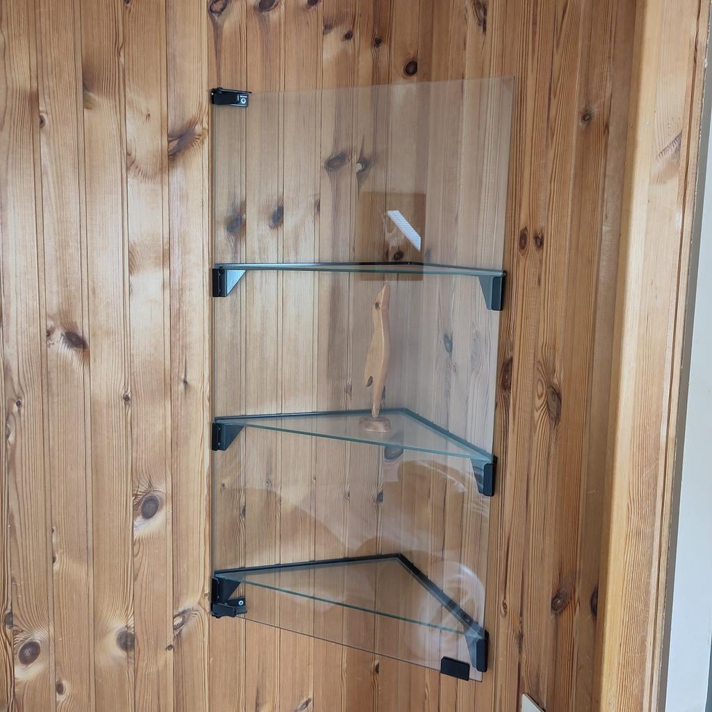 IKEA vitrinekastje voor hoek, zwart metaal met glas, Ophalen, Minder dan 50 cm, Zo goed als nieuw, Glas