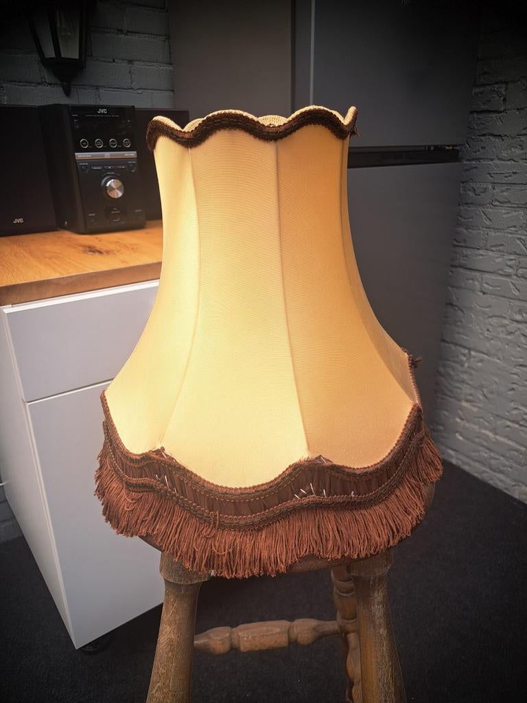 Vintage lampenkap met franjes - Beige/Bruin, Gebruikt, 25 tot 50 cm, Vintage, Klassiek, Ophalen of Verzenden