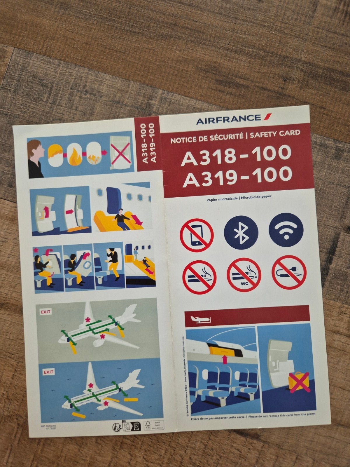 Airbus A318/Airbus A319 safety card Air France., Ophalen of Verzenden, Zo goed als nieuw, Frame of Mal