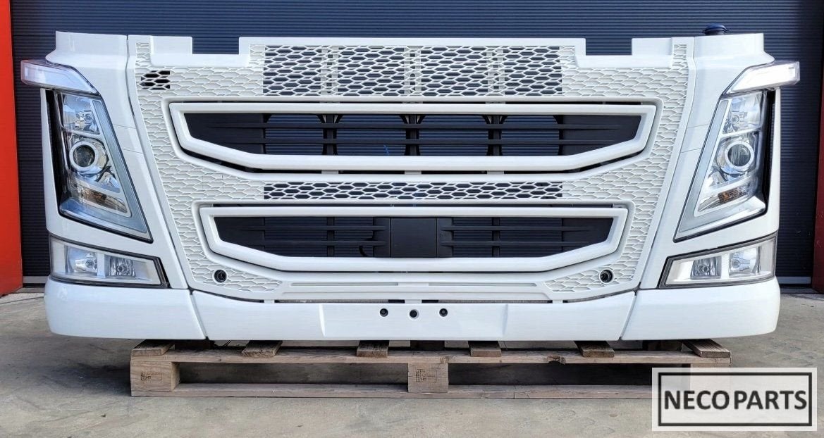 VOLVO FH 4 FACELIFT BUMPER VOORBUMPER XENON KOPLAMP, Gebruikt, -, -, Ophalen of Verzenden