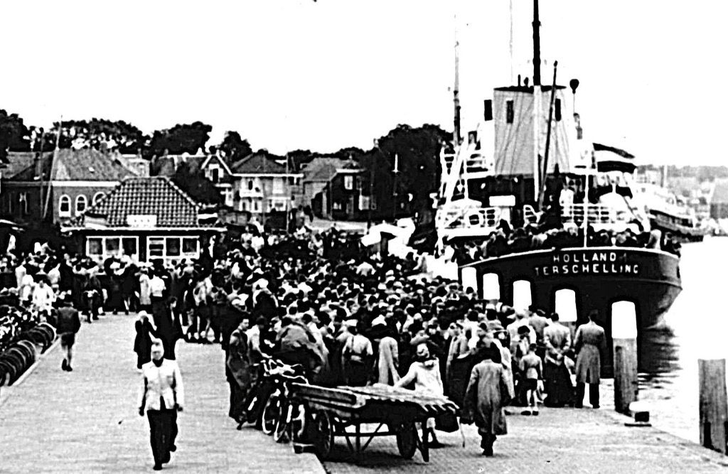 804624	Terschelling	Haven	Gelopen met zegel  1955, Ophalen of Verzenden, 1940 tot 1960, Gelopen, Waddeneilanden