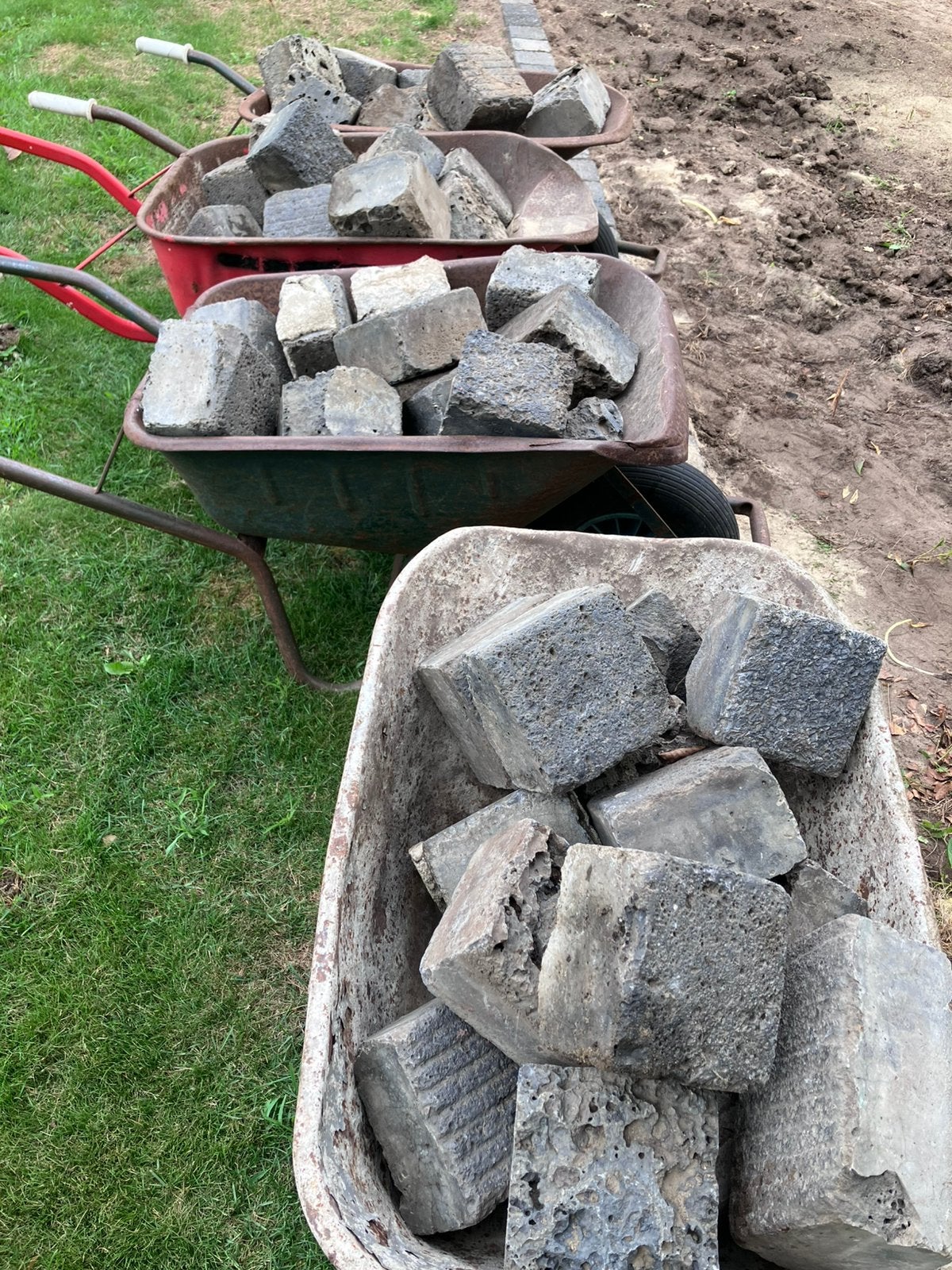 Keien voor bv borderrand., Ophalen, Zo goed als nieuw