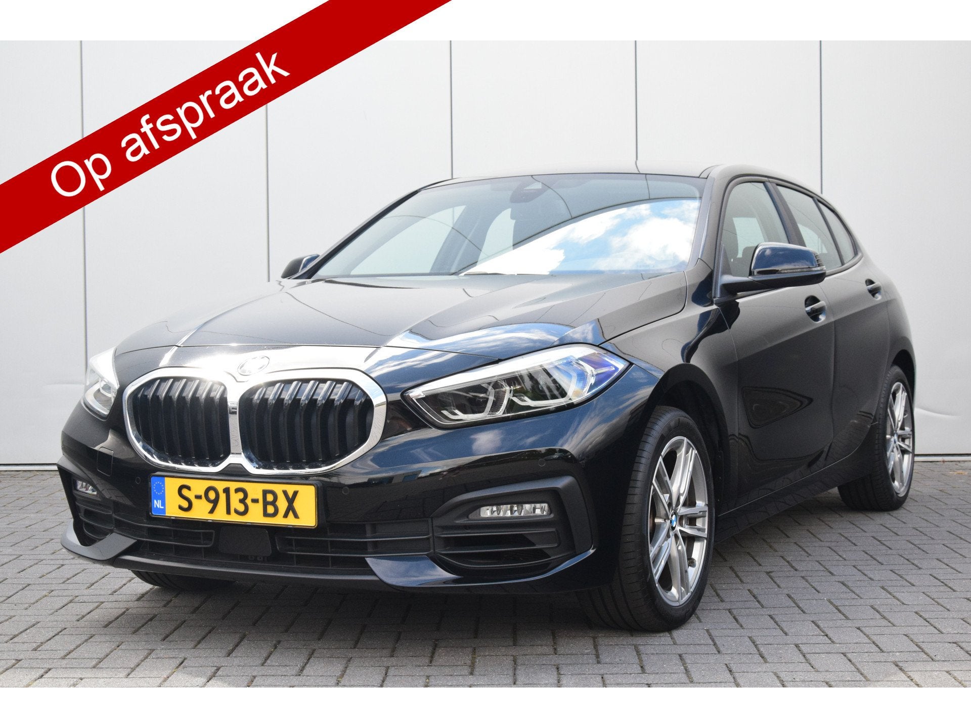 BMW 1-serie 116i Navi/Carplay Led/Pack Ecc Cruise Pdc Trekha, Stof, Gebruikt, Zwart, Origineel Nederlands