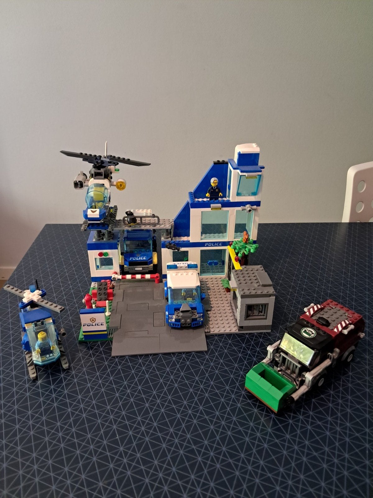 LEGO City Politiebureau met voertuigen en helikopters, Ophalen, Gebruikt, Overige merken