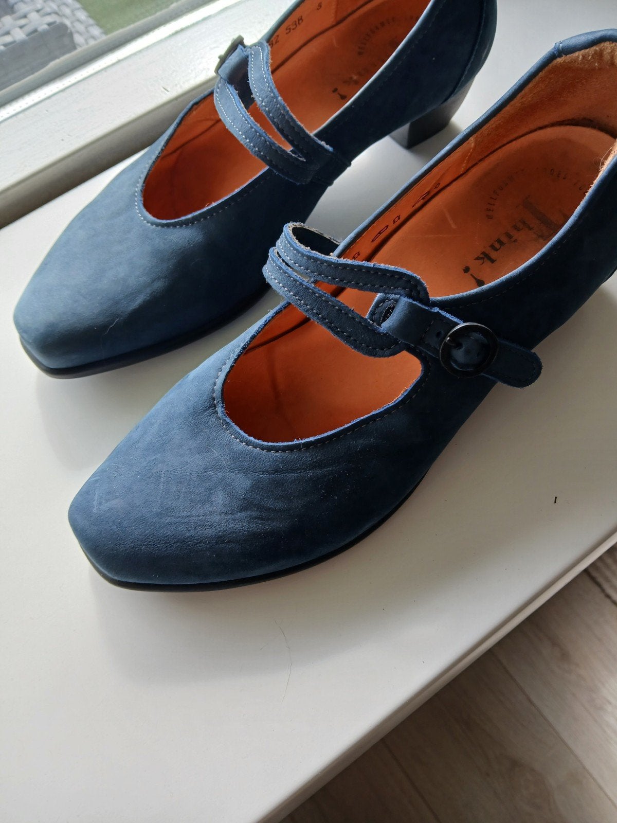 THINK Prachtige pumps klein hakje dk blauw   zeer mooi, Nieuw, THINK, Verzenden, Blauw