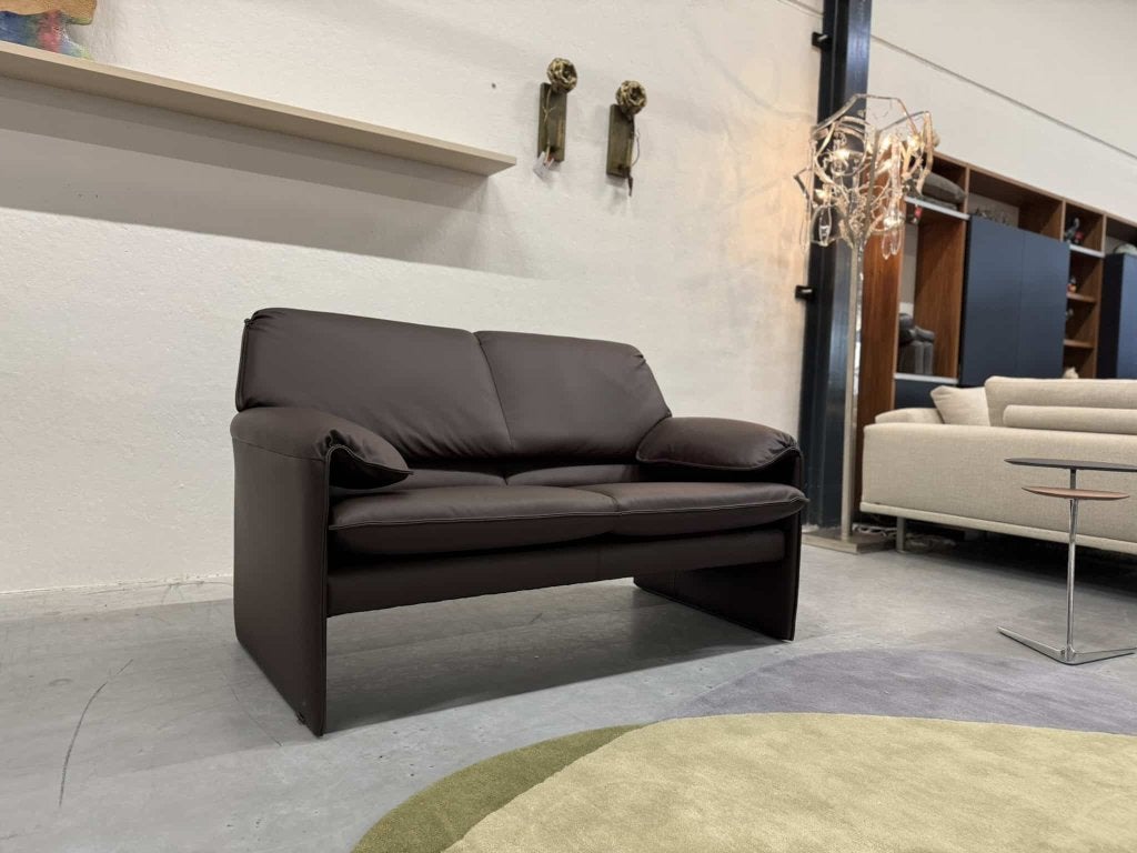 Nieuw Leolux Bora Beta 2 zits Bank Wapiti Kepanki bruin leer, Huis en Inrichting, Banken | Bankstellen, Leolux, Info@leolux.nl