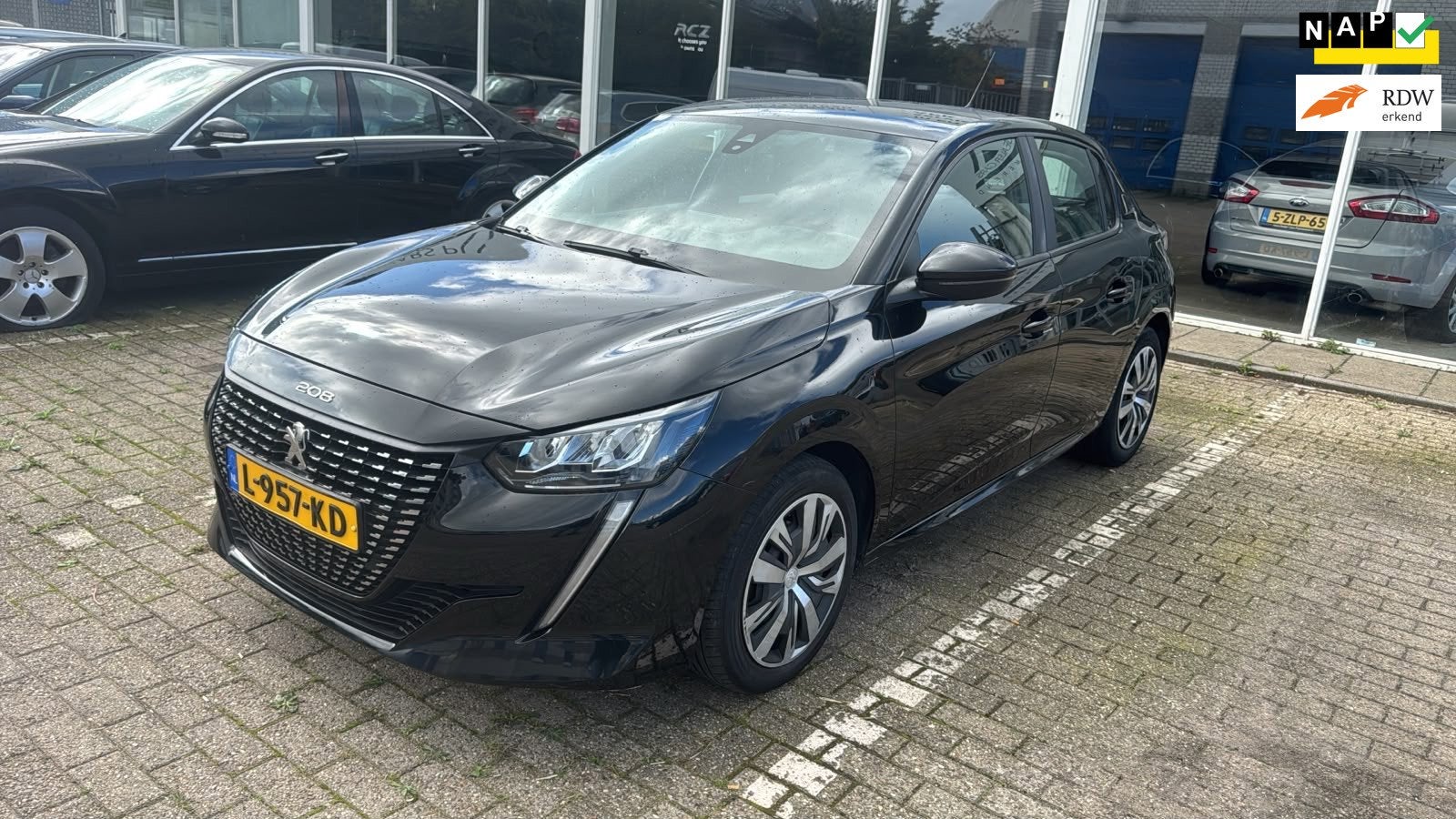 Peugeot 208 1.2 PureTech Active, Auto's, Voorwielaandrijving, Euro 6, 1199 cc, Zwart