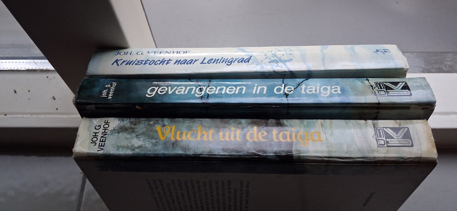 J Veenhof. Taiga  Trilogie, Ophalen of Verzenden, Gelezen, Joh. G. Veenhof, Nederland