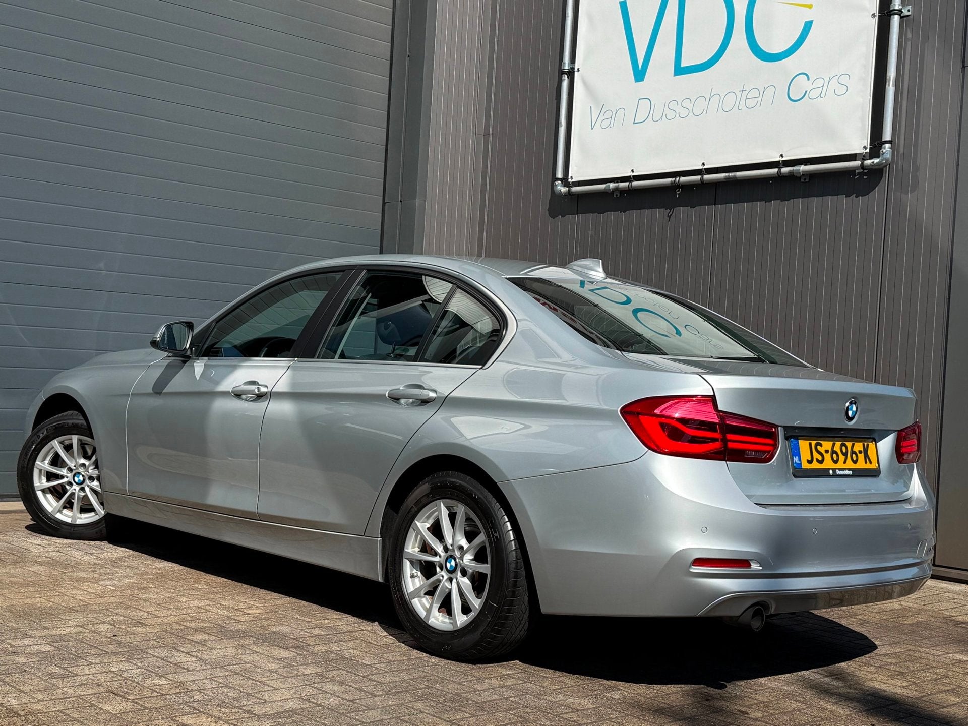 BMW 3-serie 318i Centennial Executive | Automaat | Facelift, Automaat, Gebruikt, Origineel Nederlands, 3 cilinders