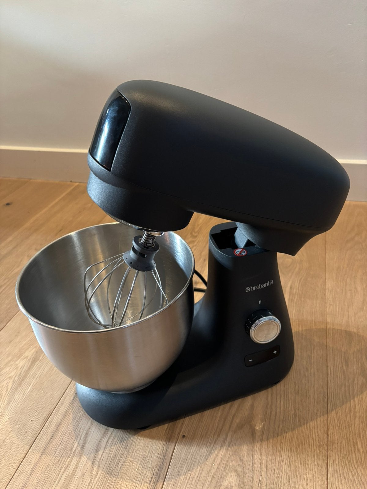 Brabantia D3-AT keukenmixer, Ophalen, 4 liter of meer, 3 snelheden of meer, Zo goed als nieuw