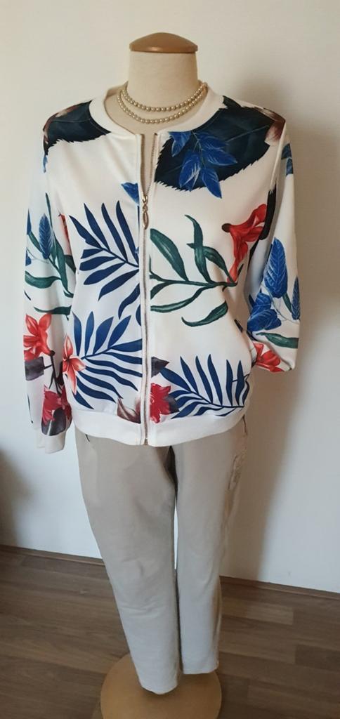 Dames jasje wit met bloemdesign, maat M, Kleding | Dames, Jassen | Zomer, Ophalen of Verzenden
