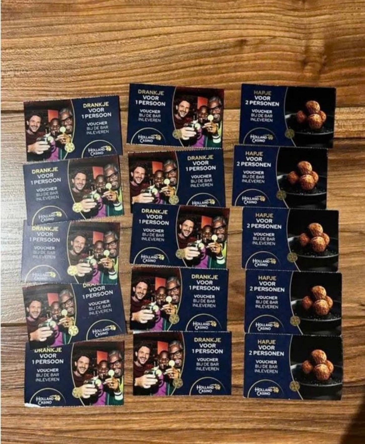 Holland casino vouchers voor hapjes en drankjes, Drie personen of meer
