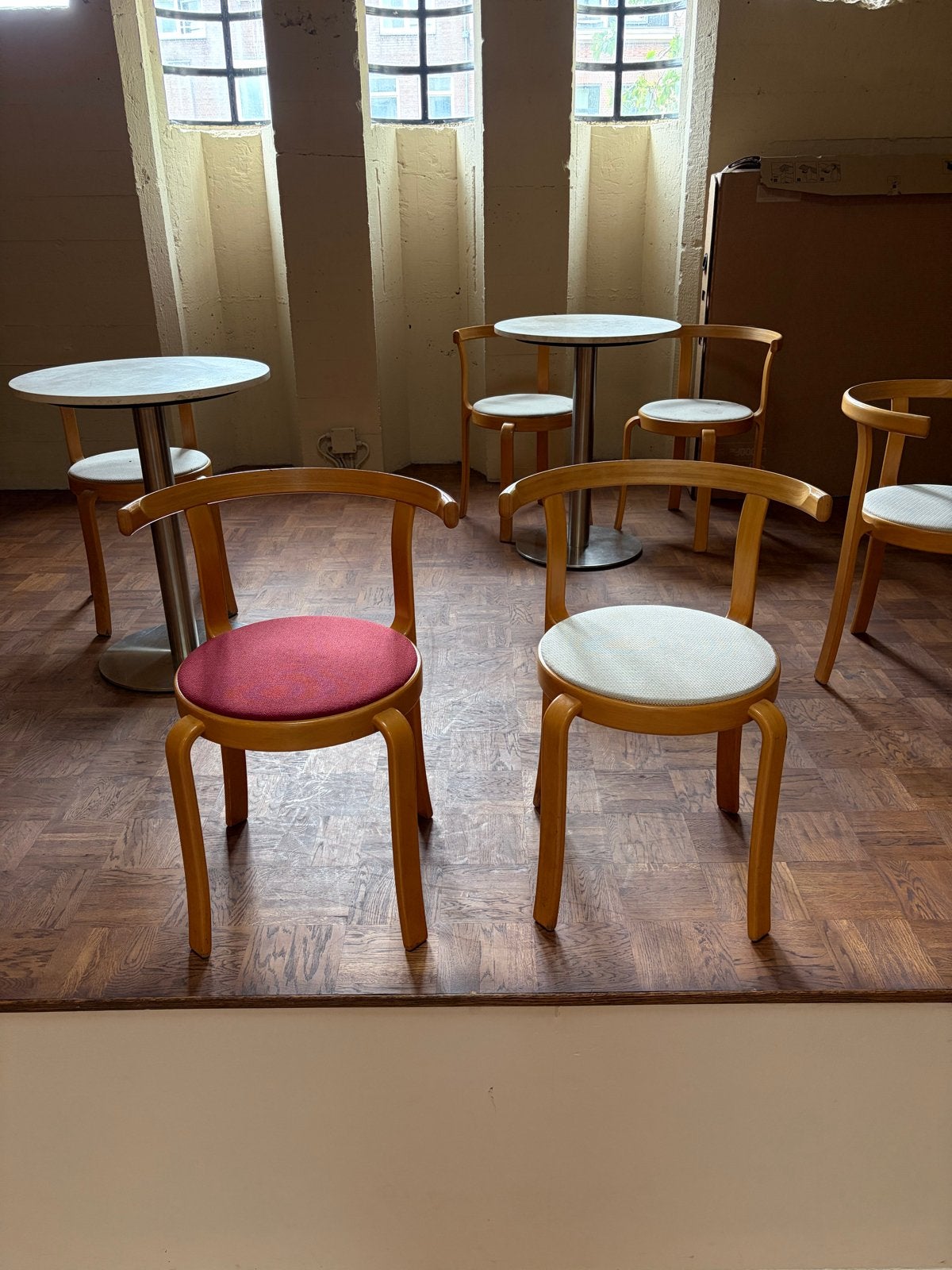 Magnus Olesen stoelen DK-7870 (250,- ps), Huis en Inrichting, Stoelen, Ophalen, Gebruikt, Overige kleuren, Vijf, Zes of meer stoelen