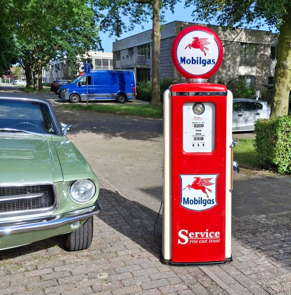 Benzinepomp, Ophalen of Verzenden, Zo goed als nieuw