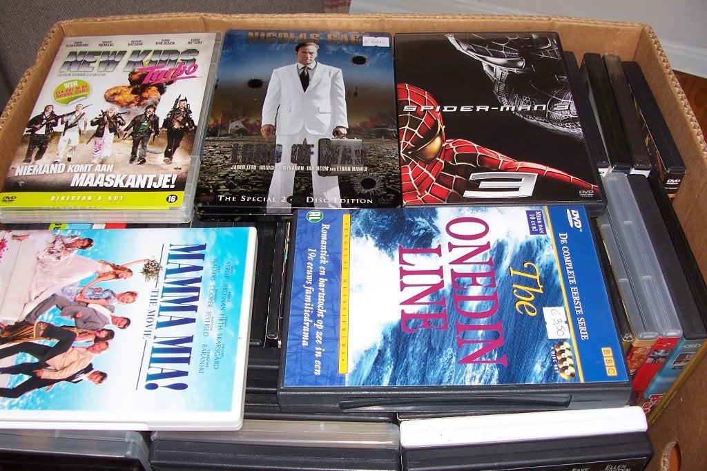 doos met ongeveer 90 dvd's ophalen voor 15 euro nr 1, Vanaf 12 jaar, Ophalen, Gebruikt