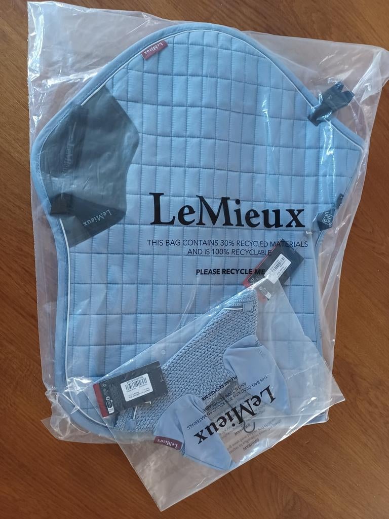 NIEUW  set van Lemieux dekje oornetje, Dieren en Toebehoren, Paarden en Pony's | Dekens en Dekjes, Ophalen of Verzenden, Nieuw