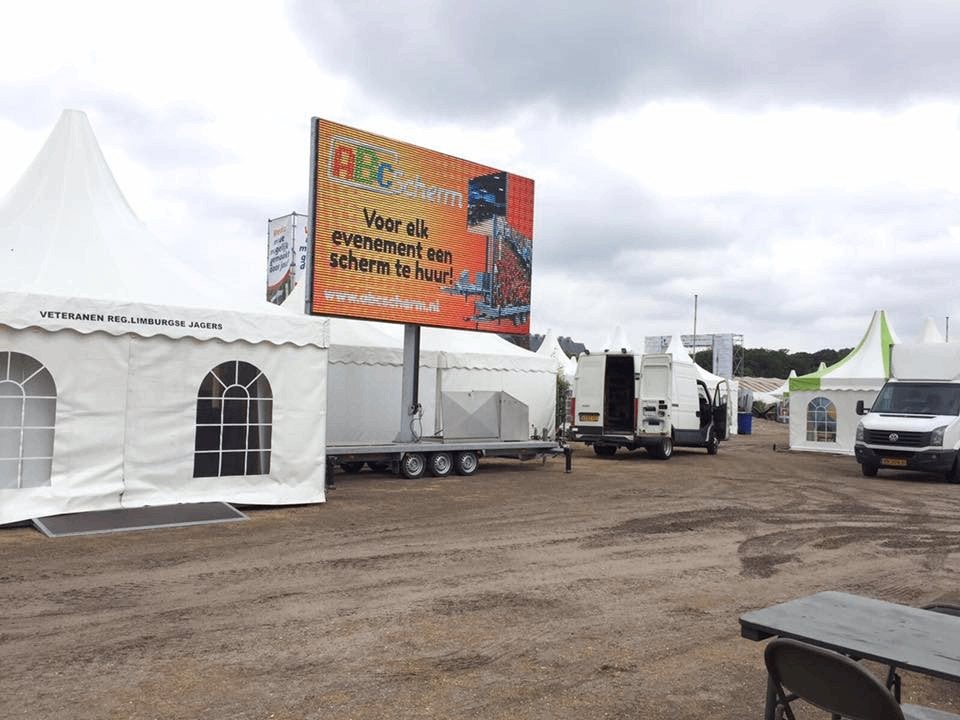 16,5 m2 | P10 | Incl. Linsn Videoprocesor, Ophalen, Gebruikt, Tv en Weergevers