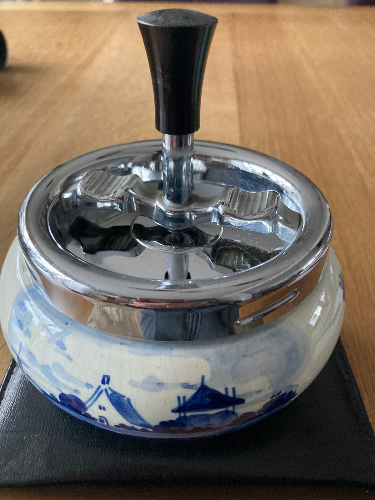 Vintage druk asbak relatiegeschenk AAO, Ophalen of Verzenden, Zo goed als nieuw, Asbak