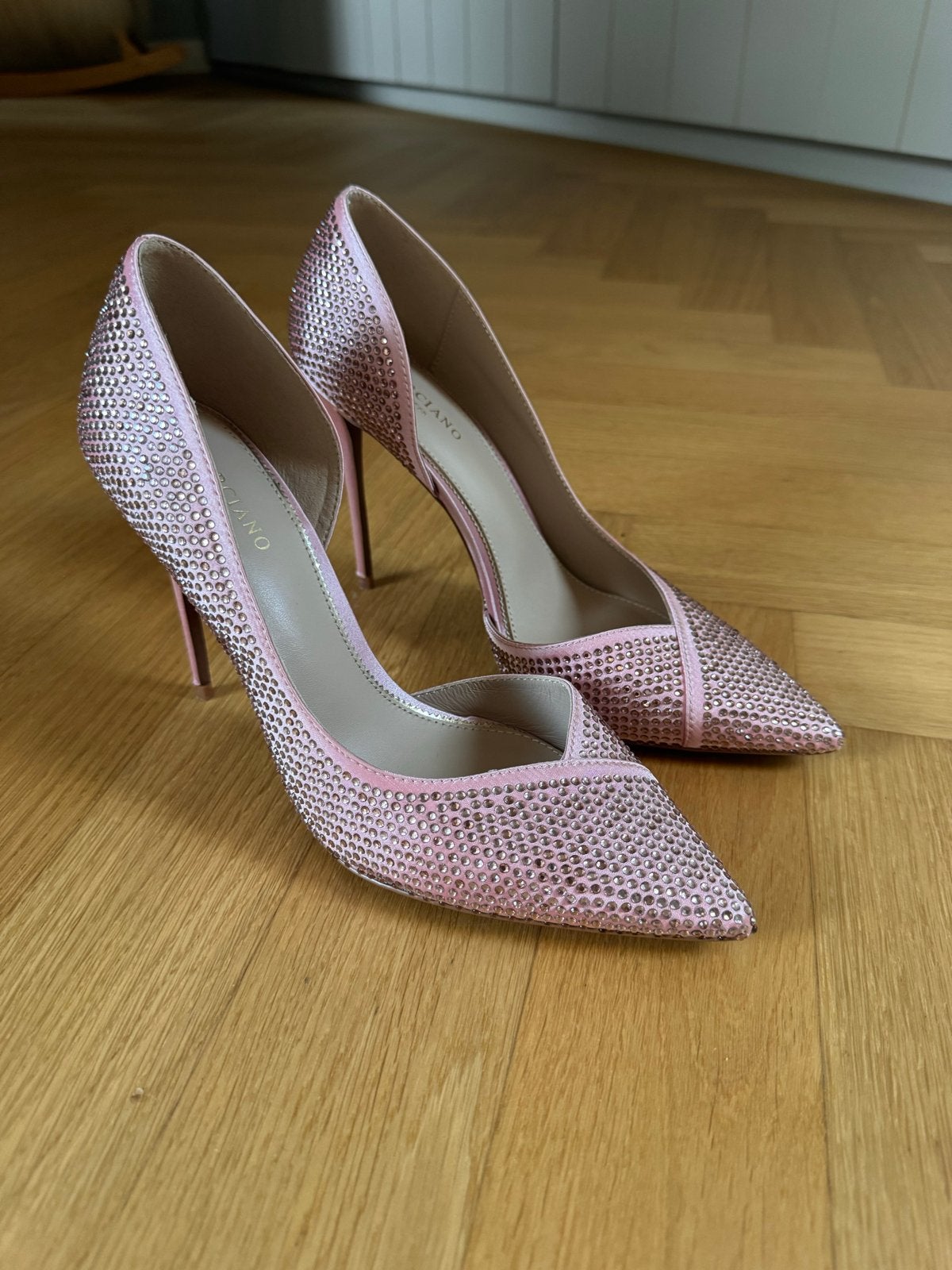Guess Marciano Pumps Nude Roze met Strass MT 39, Ophalen of Verzenden, Gedragen, Roze, Pumps