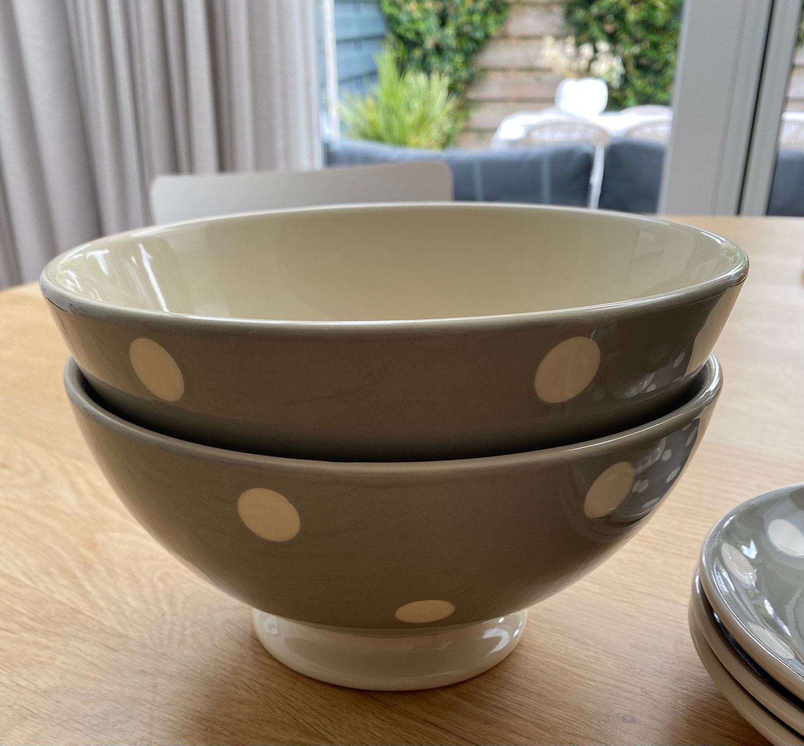 Kitchen Trend servies grijs met stip., Ophalen, Gebruikt, Aardewerk, Overige stijlen