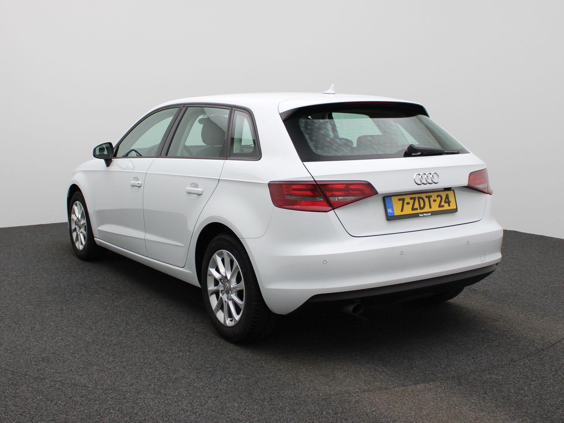 Audi A3 Sportback 1.2 TFSI Attraction Pro Line | Airconditio, Auto's, Voorwielaandrijving, 12 maanden, Stof, Gebruikt