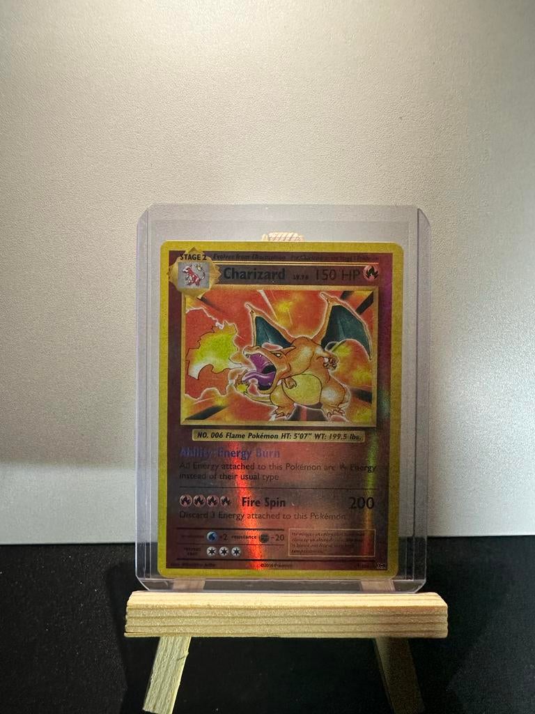 Charizard reverse holo 11/108, Hobby en Vrije tijd, Verzamelkaartspellen | Pokémon, Ophalen of Verzenden, Zo goed als nieuw, Losse kaart