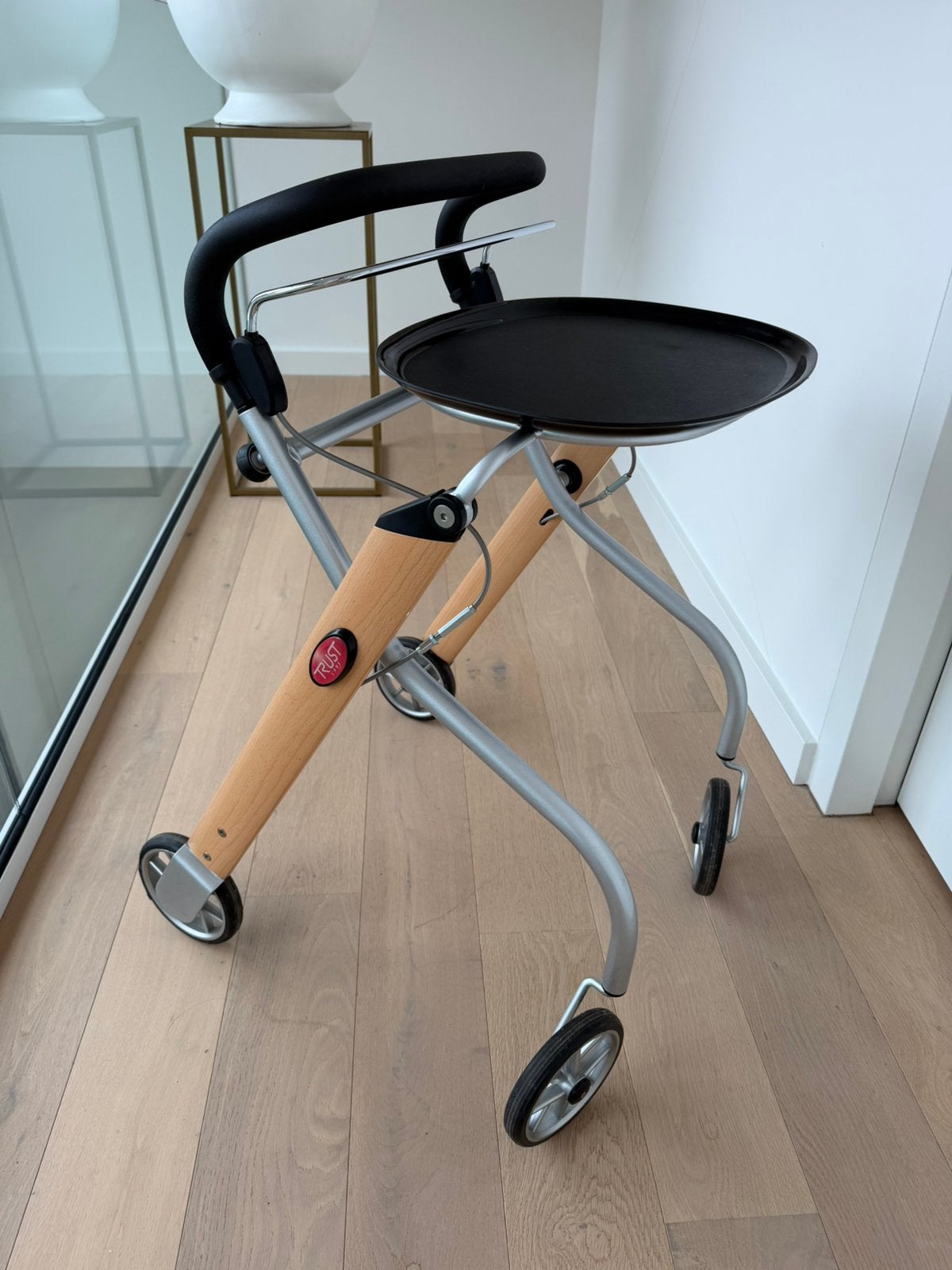 Trust binnen rollator, Ophalen, Lichtgewicht, Zo goed als nieuw