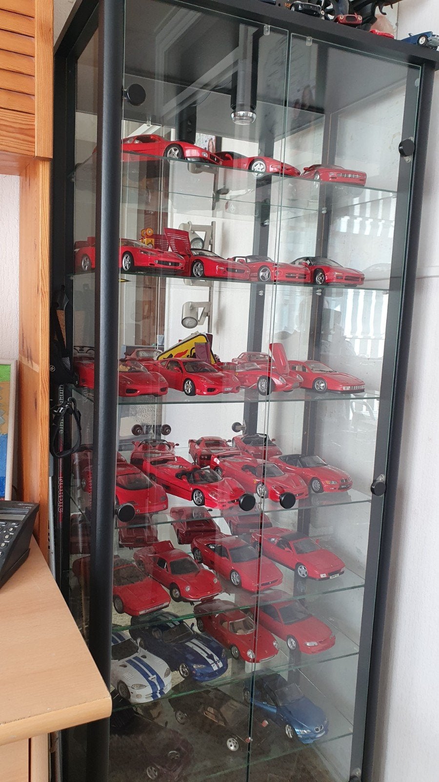Vitrine met Ferraries, Hobby en Vrije tijd, Modelauto's | 1:18, Ophalen of Verzenden, Zo goed als nieuw