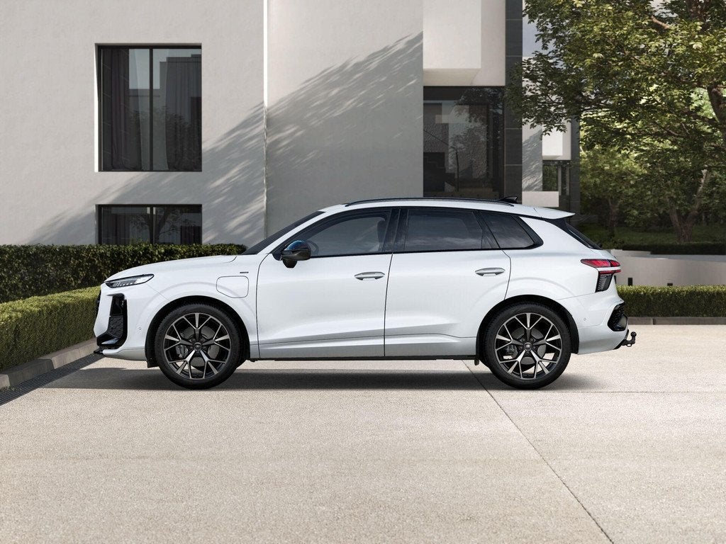 Audi Q3 1.5 e-hybrid 272pk S Edition | Panoramadak | Trekhaa, Auto's, 1800 kg, 1498 cc, 4 cilinders, 150 min