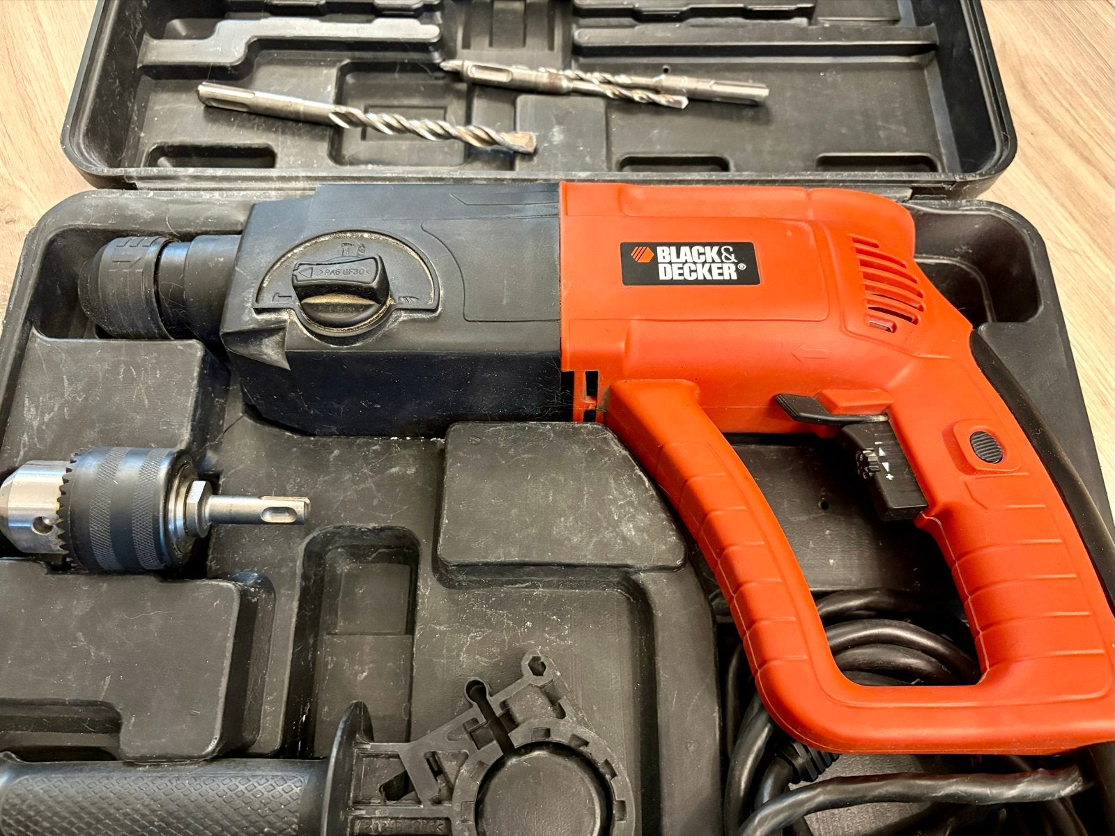 Black & Decker Boorhamer in originele koffer, Ophalen, Boor- en/of Breekhamer, Klopboormechanisme, Gebruikt