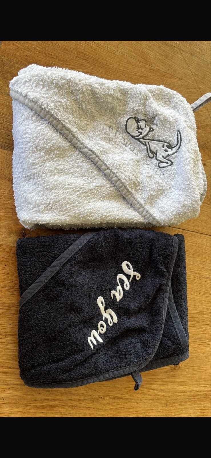 2x Baby badcape met capuchon - Wit en Donkerblauw, Overige merken, Overige typen, Ophalen of Verzenden, Zo goed als nieuw