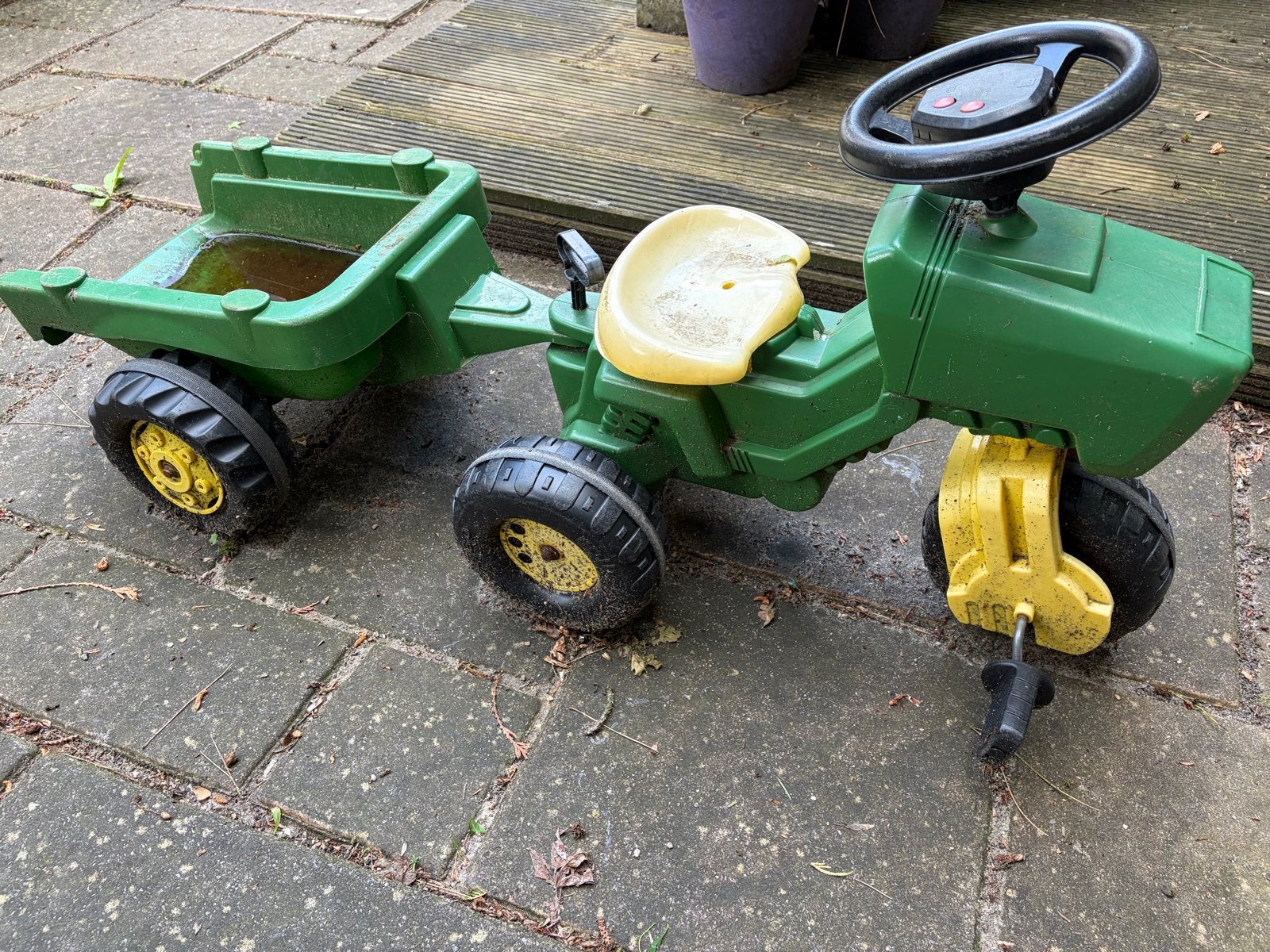 Groene traptractor met aanhanger, Kinderen en Baby's, Speelgoed | Buiten | Voertuigen en Loopfietsen, Ophalen of Verzenden, Gebruikt