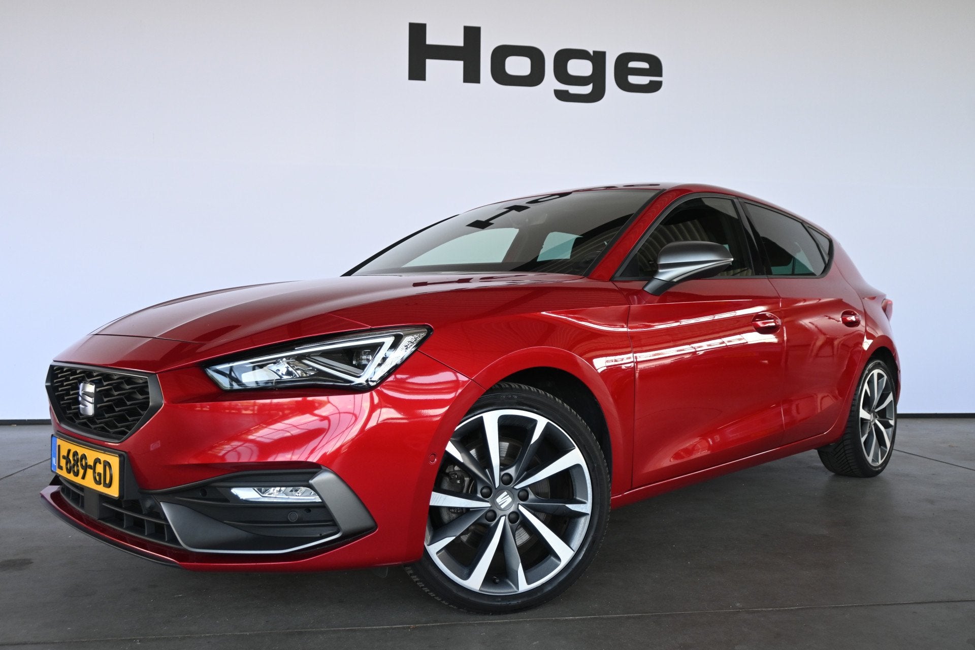 SEAT Leon 1.5 eTSI FR Automaat Adaptieve Cruise Navigatie Cl, Auto's, Seat, 4 cilinders, Met garantie (alle), Leder en Stof, Bedrijf