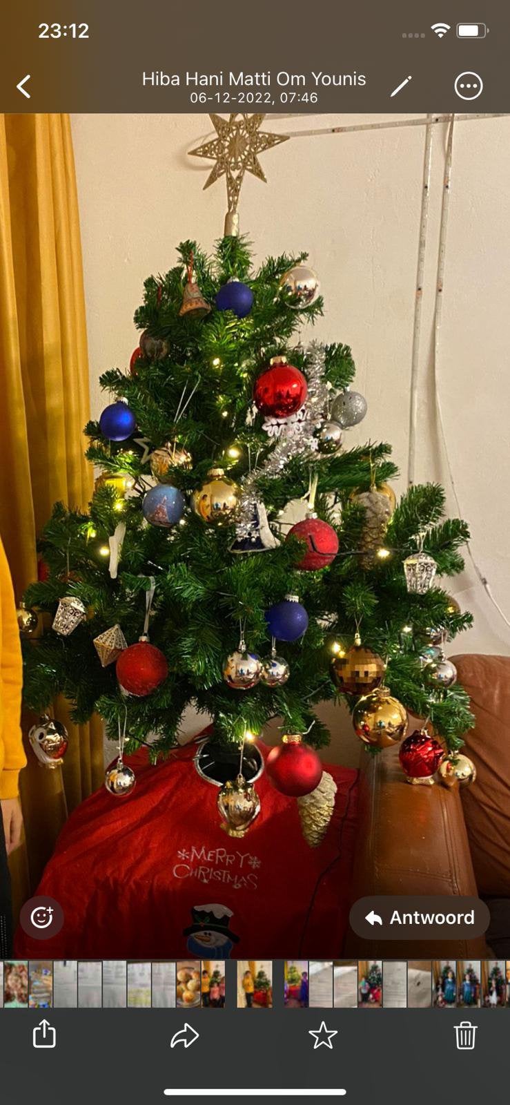 Kerstboom + kerstballen  ( brief geld alleen )., Ophalen of Verzenden, Zo goed als nieuw
