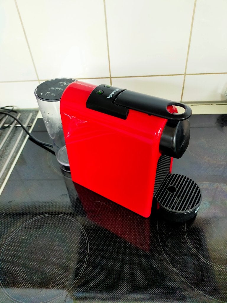 Nespresso Delonghi koffiezitter mini, Witgoed en Apparatuur, Ophalen, Afneembaar waterreservoir, Gebruikt, Koffiepads en cups