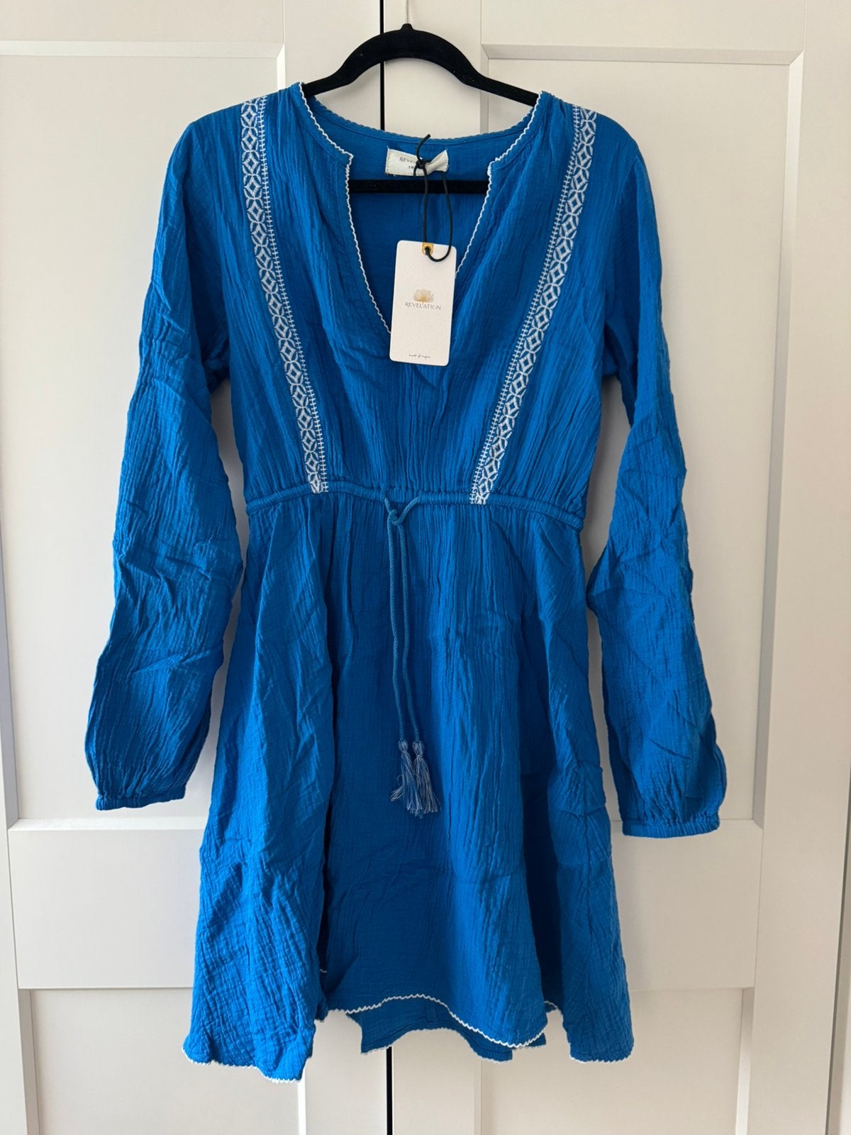 Nieuwe Jurk Revelation blauw wit S, Blauw, Nieuw, Ophalen of Verzenden, Maat 36 (S)