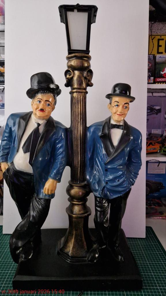 Laurel & Hardy lamp - beeld met lantaarnpaal, Verzamelen, Beelden en Beeldjes, Ophalen