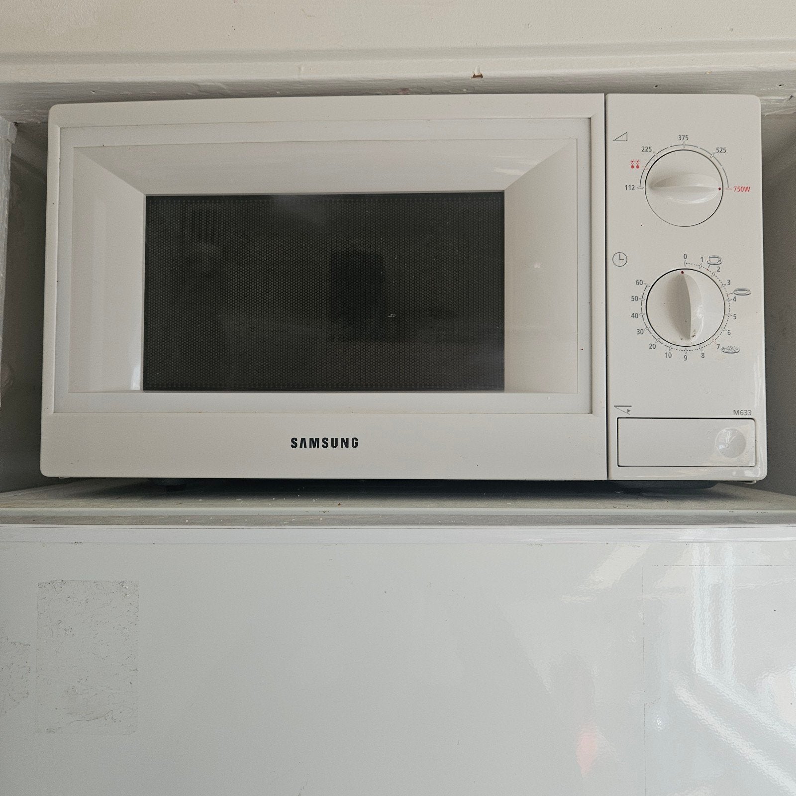 Samsung Magnetron M1833 - Wit, Gebruikt, Witgoed en Apparatuur, Ophalen, Gebruikt, Magnetron, Draaiplateau