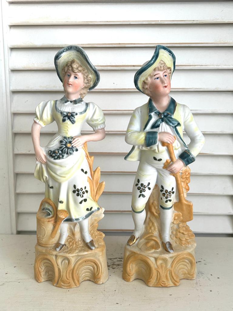 Antiek porseleinen beelden man en vrouw 23 cm, Ophalen