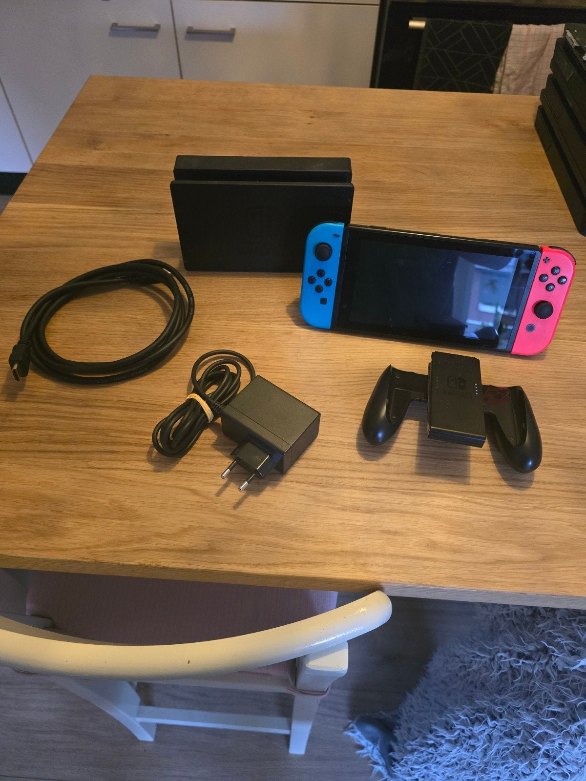 Nintendo Switch met Dock en Joy-Cons, Spelcomputers en Games, Spelcomputers | Nintendo Switch, Ophalen of Verzenden, Gebruikt