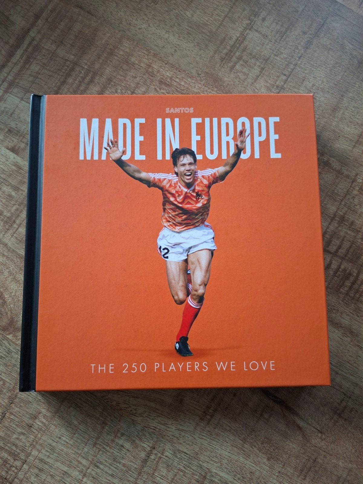 Santos Boek : Made in Europe, Ophalen of Verzenden, Boek of Tijdschrift