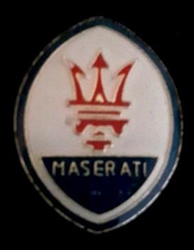 Maserati pin 22x17 mm, Verzamelen, Speldjes, Pins en Buttons, Verzenden, Nieuw, Transport, Speldje of Pin