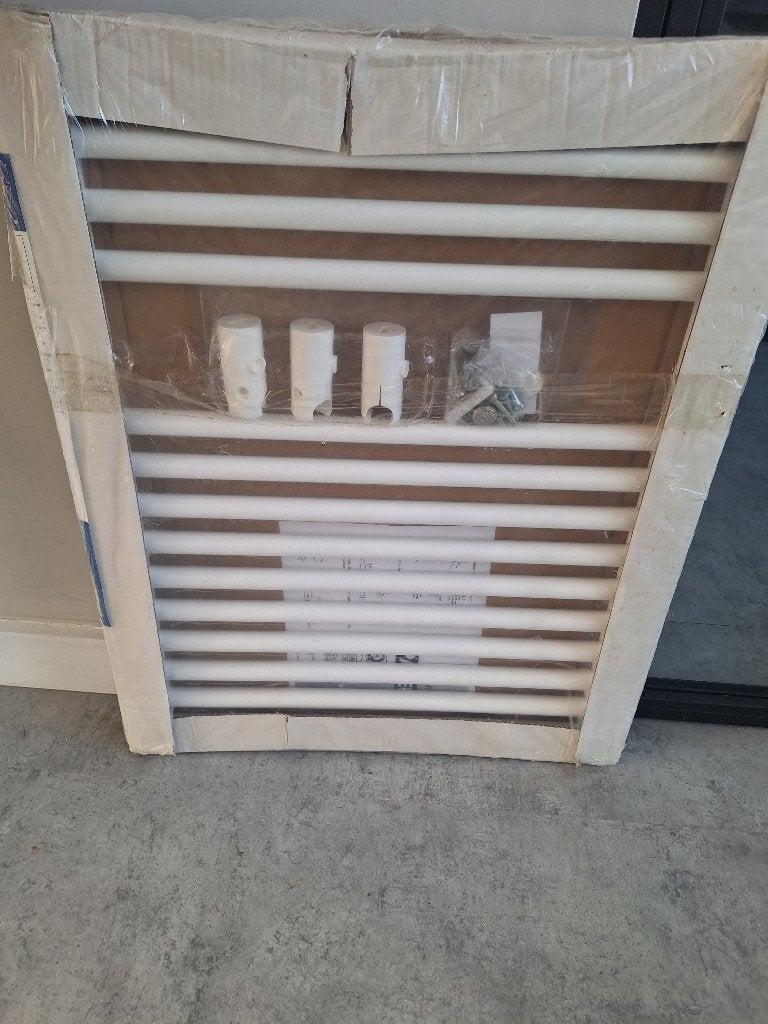 Nieuwe Plieger Palermo designradiator 688x550 mm – 348W, Ophalen, 30 tot 80 cm, Radiator, Nieuw