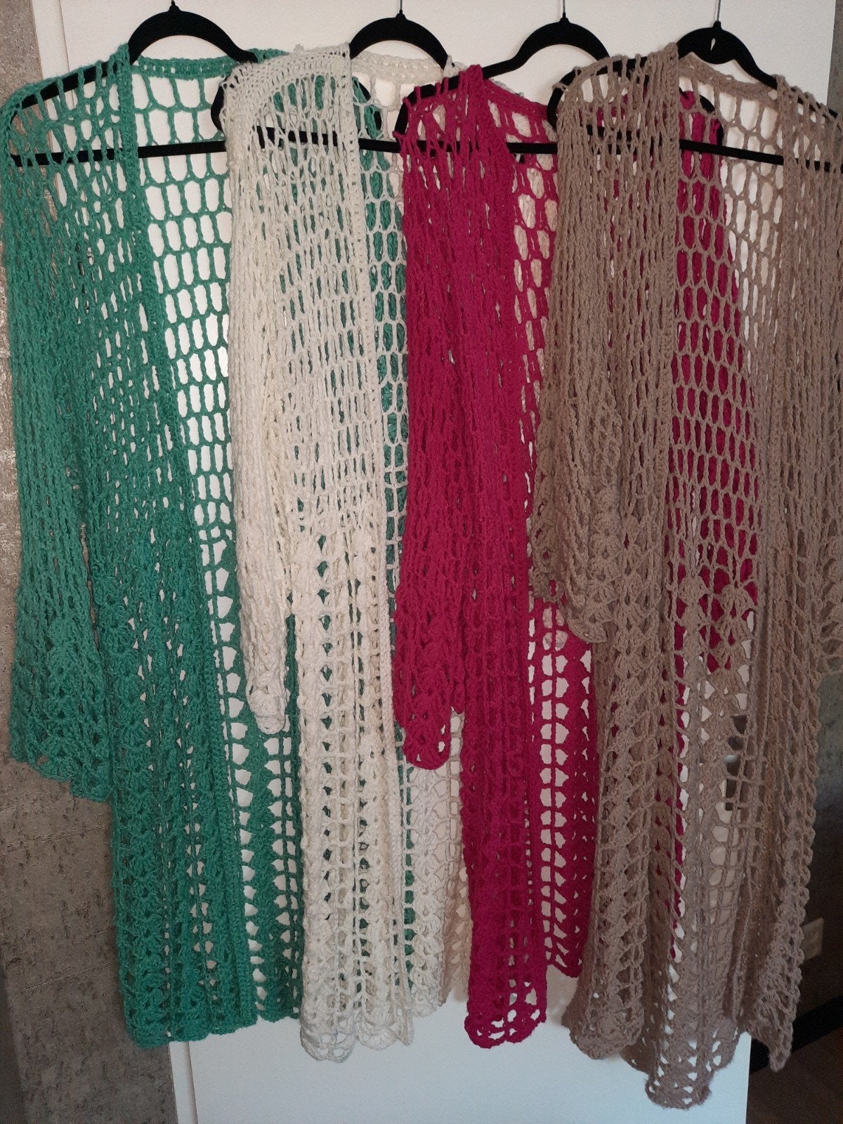 Gehaakte damesvesten € 15, Kleding | Dames, Truien en Vesten, Ophalen of Verzenden, Nieuw, Maat 38/40 (M)