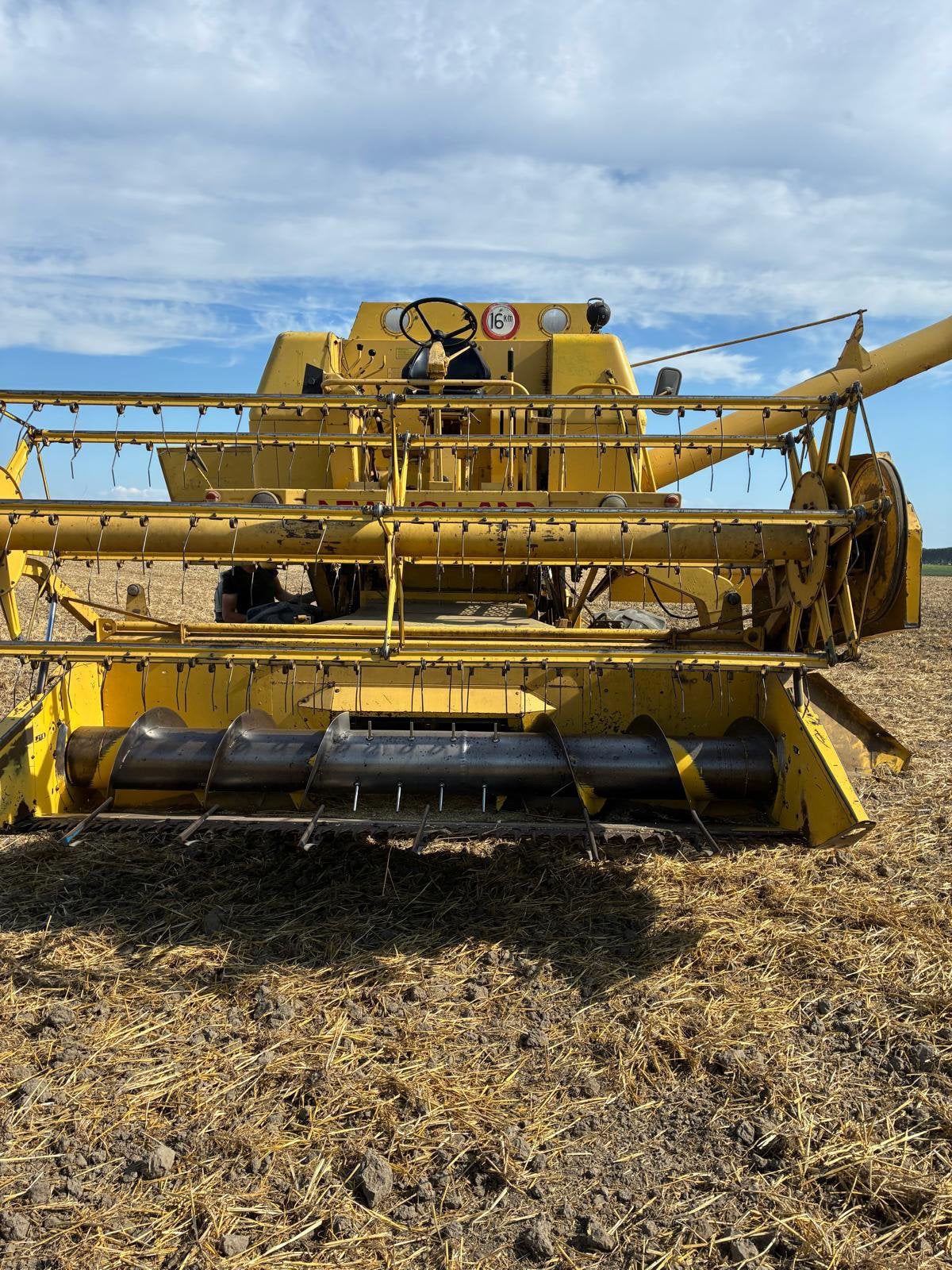 Tekoop newholland 1540 combine, Zakelijke goederen, Agrarisch | Werktuigen, Ophalen, Akkerbouw, Oogstmachine