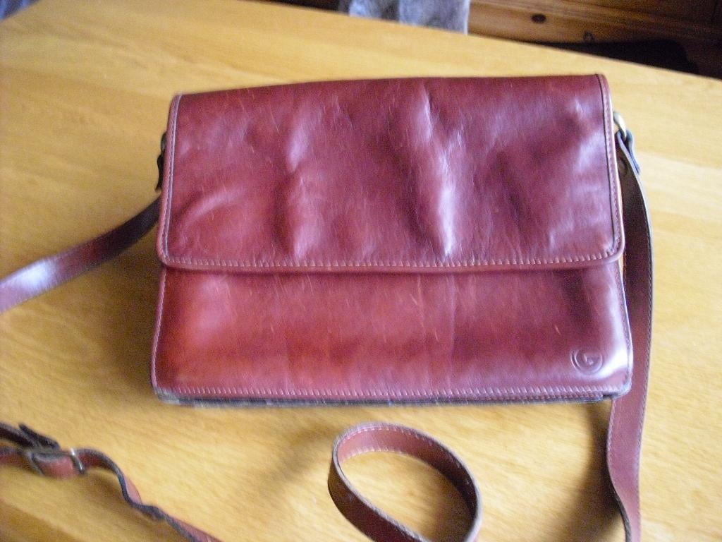 Leren vintage schoudertas Création Gabrielle, Ophalen, Zo goed als nieuw, Bruin, Leer