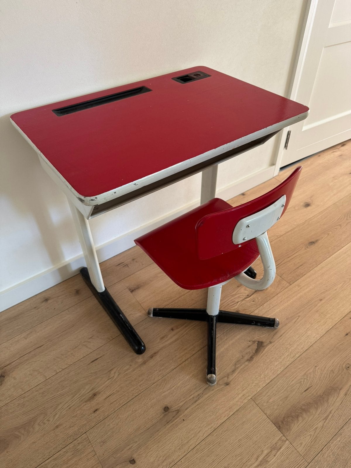 Kinder schooltafel met stoel, Ophalen, Gebruikt, Stoel(en)