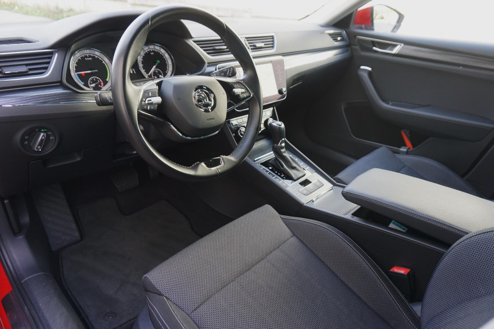 Skoda Superb 1.4 TSI iV Business Edition Plus/TREKHAAK/CAMER, Auto's, Stof, Gebruikt, 4 cilinders, Hybride Elektrisch/Benzine