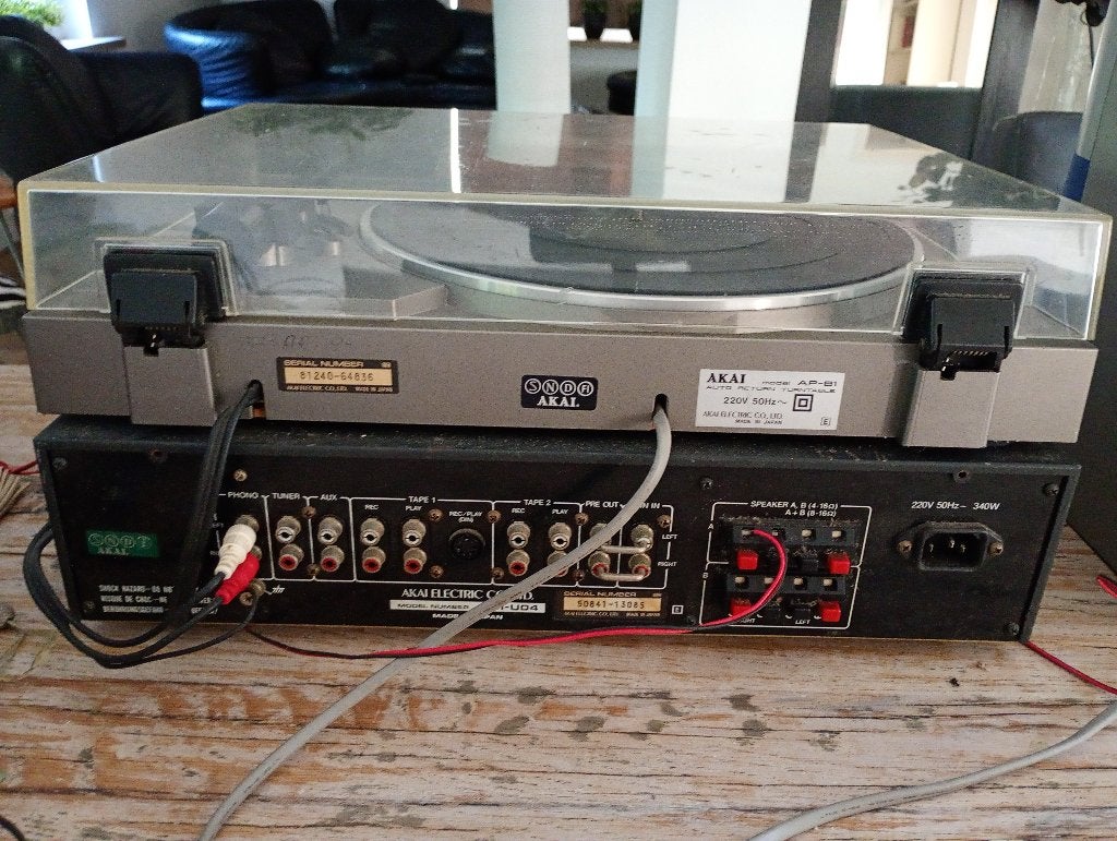 AKAI pickup en versterker plus jvc box, Ophalen, Gebruikt, Platenspeler, Akai