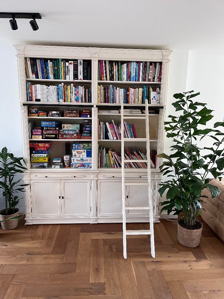 Massief houten boekenkast met ladder, 215x240cm, Huis en Inrichting, Ophalen, 200 cm of meer, 200 cm of meer, 25 tot 50 cm